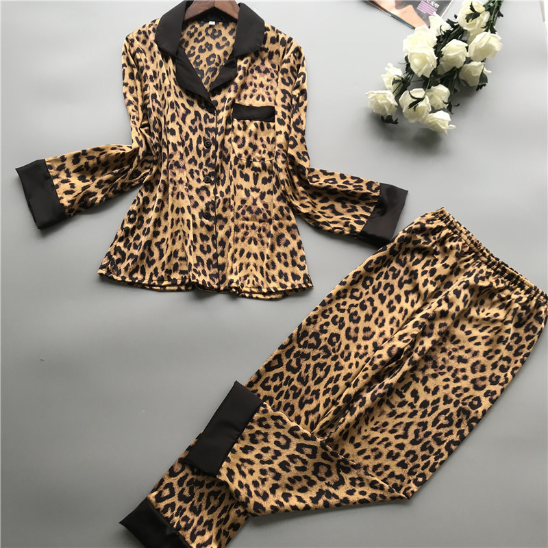 Spring / summer 2019 long sleeve pajamas women's silk imitation home wear set leopard sexy pajamas ice silk