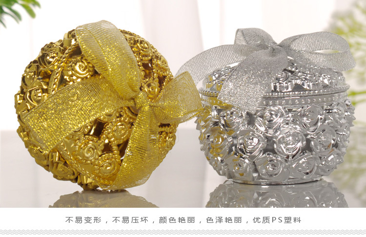 Factory direct supply of hollowed-out gold-plated candy boxes, aromatherapy boxes, jewelry storage boxes, wedding candy boxes, wedding supplies wholesale detail image 1