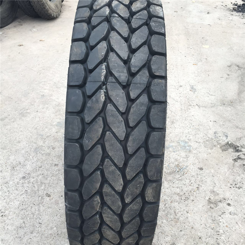 厂家批发全钢起重机轮胎1400R24 385/95R25吊车轮胎