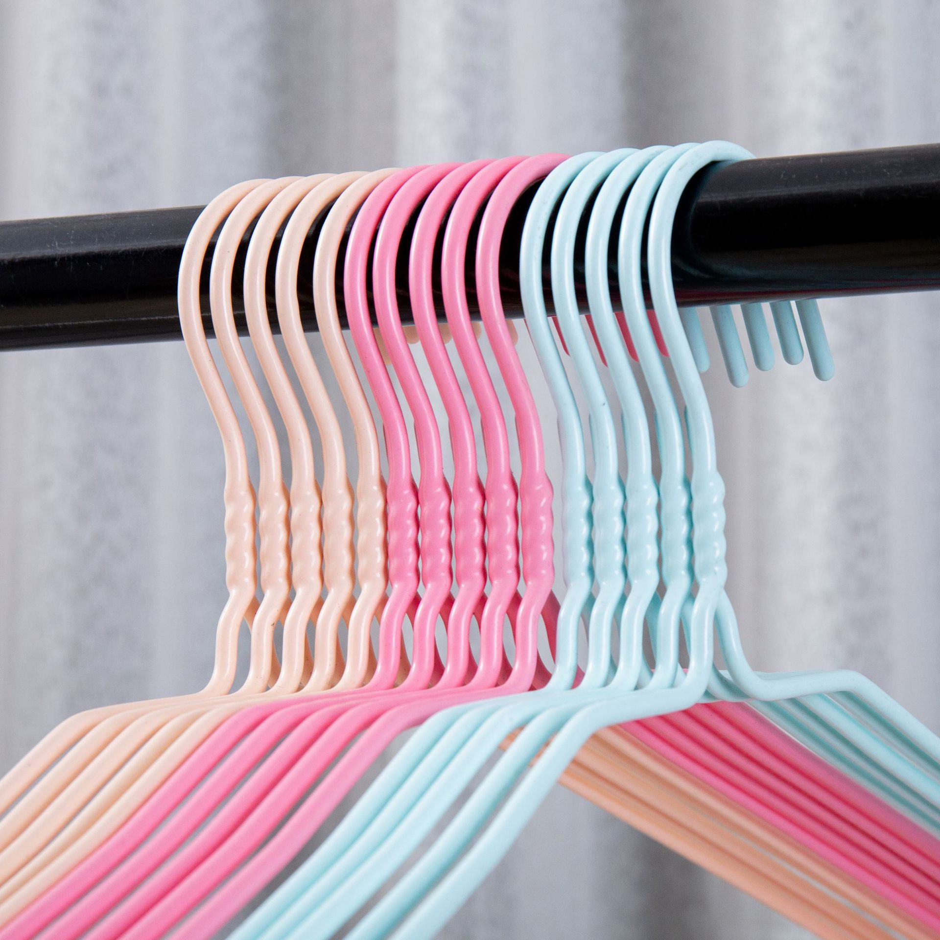 220纯色无痕衣架-新款零售热销