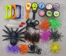 新款混装万圣节玩具礼品包 彩色蜘蛛印章手拍蟑螂多款小玩具包