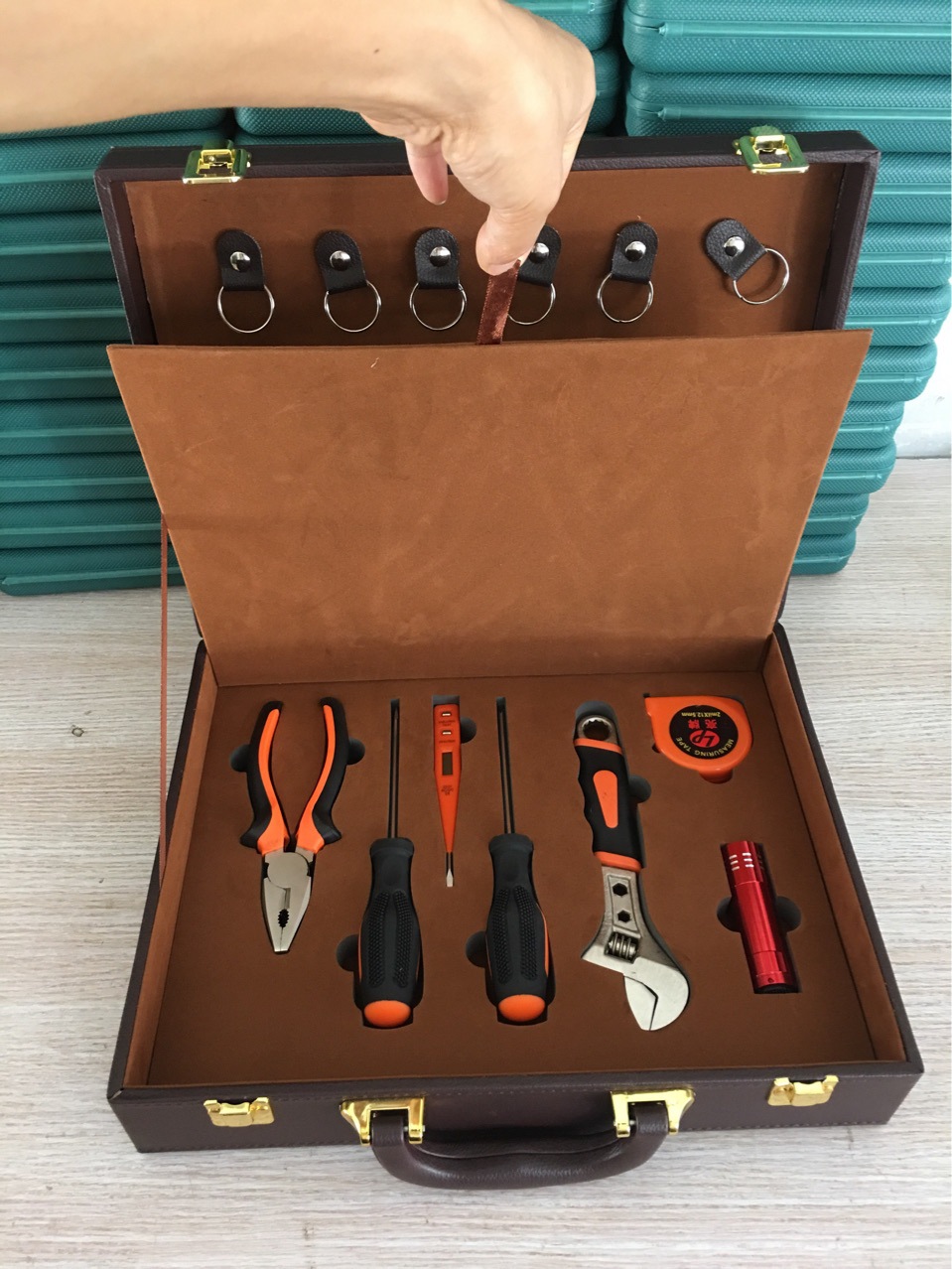 8件套工具套装 交房箱 礼品工具箱 适合房产 可烫金logo