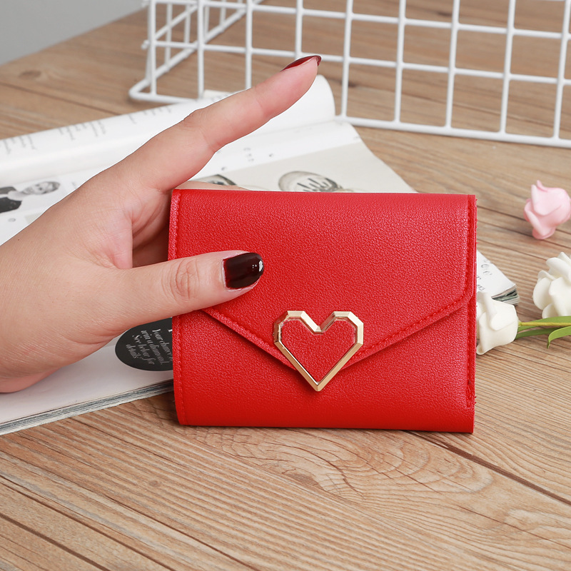 Retro Three-fold Heart-shaped Buckle Wallet display picture 15