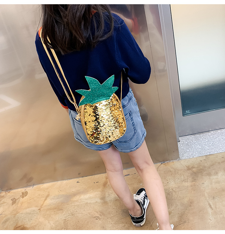 Unisex Small Pu Leather Strawberry Pineapple Cute Sequins Oval Zipper Crossbody Bag display picture 3