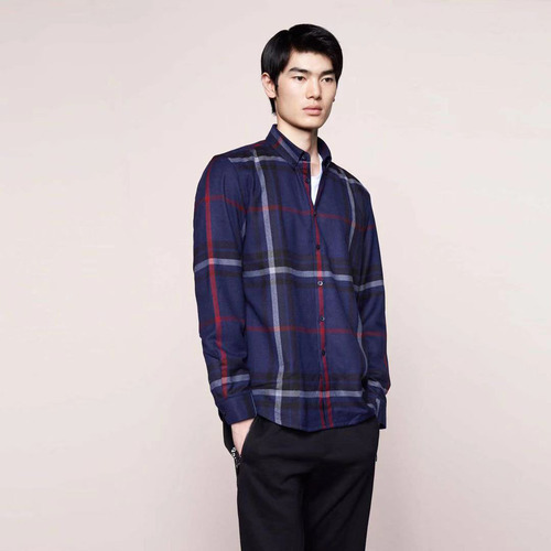 New men's fashion plaid shirt with extra thick, brushed lining—stylish, warm, and perfect for casual wear. Comfortable, slim-fit design—ideal for guys.