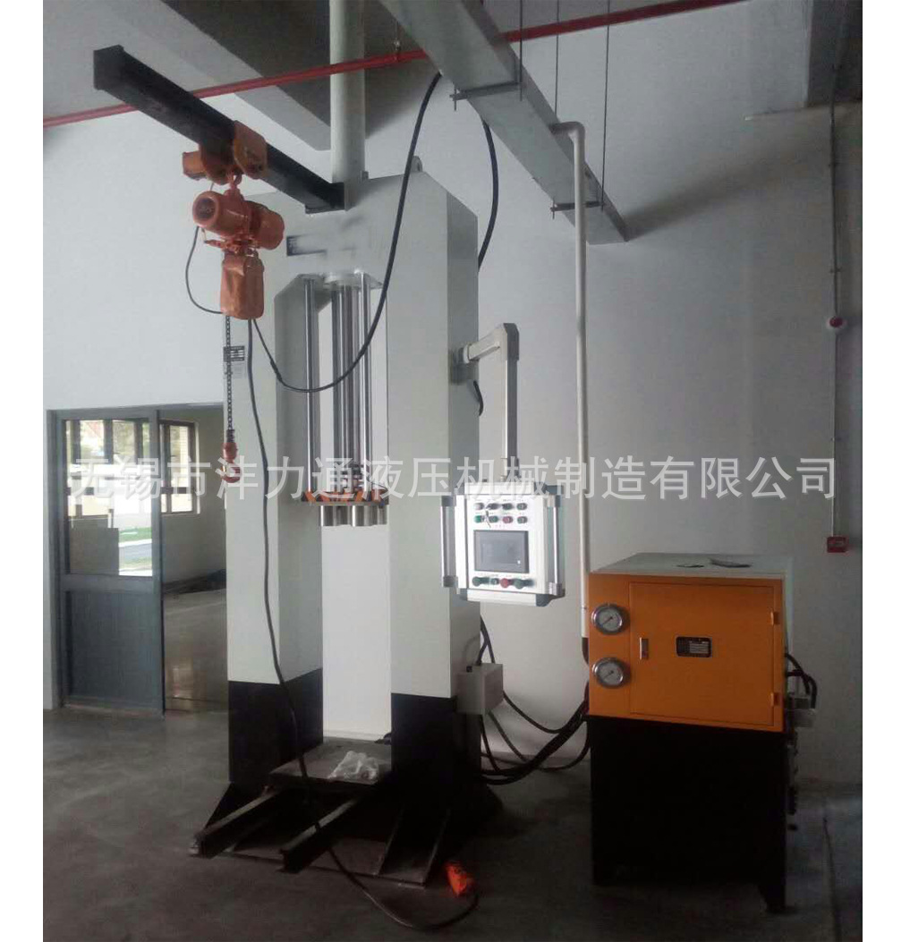 25吨龙门式液压机4