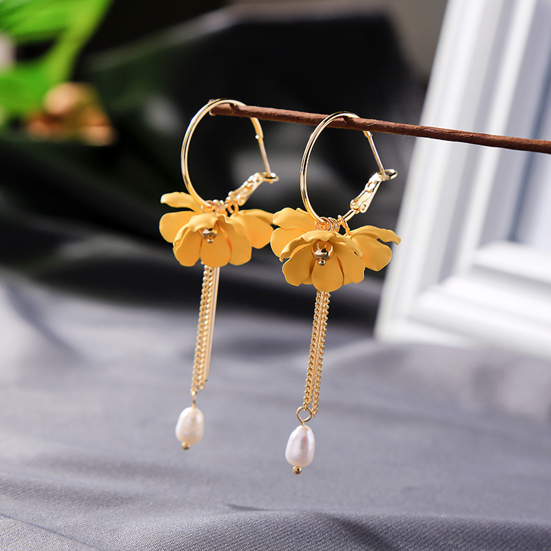 Fashion Pearl Pendant Earrings Wild Long Tassel Flower Earrings Women display picture 4