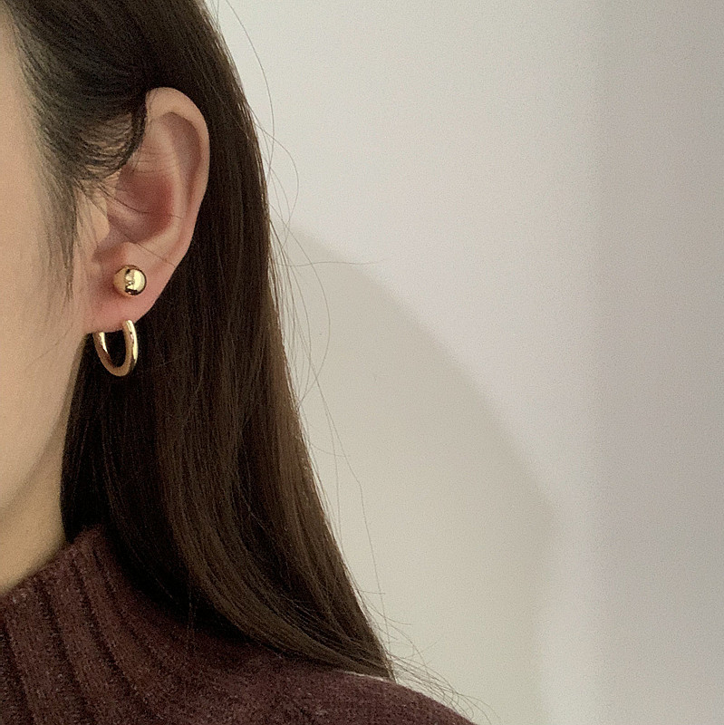 Metal Arc Earrings Gold Bean Ear Studs Back Insert C-shaped Earrings display picture 2