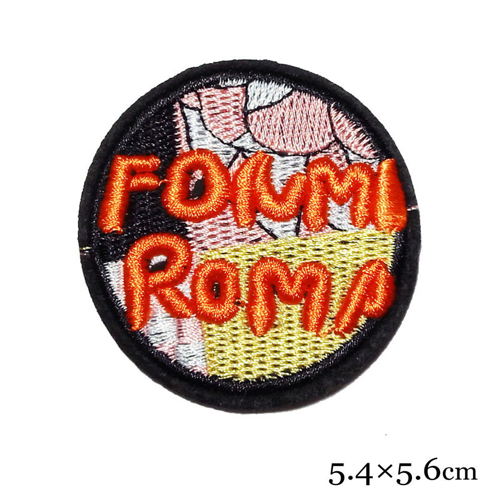 强大绣花厂家直销 圆形彩色字母绣花胸章布贴标 厂家批发专业定制