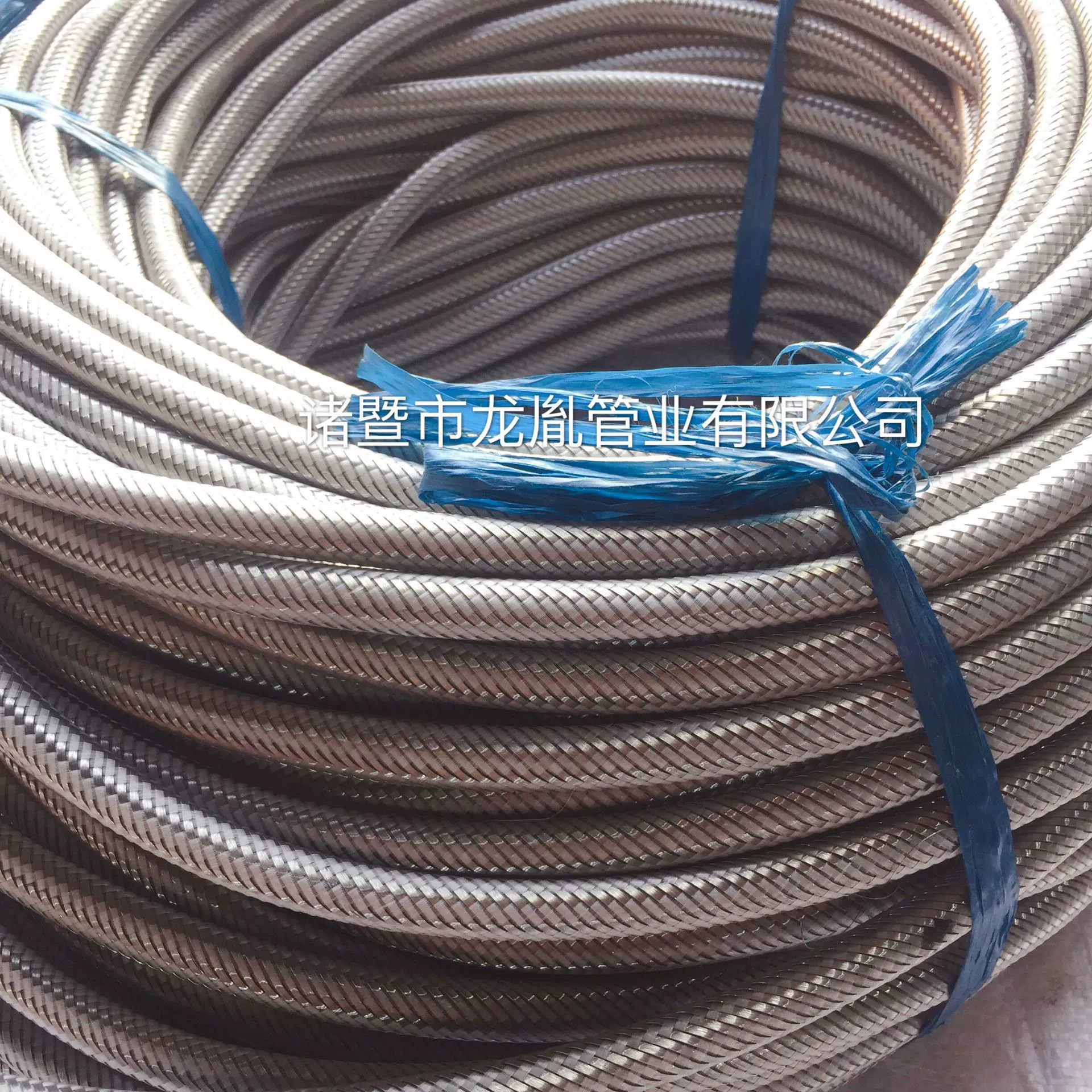 304 проволока из нержавеющей стали плетеный шланг шерстяная труба впускная труба Высококачественная Резина EPDM внутренняя труба двойная головка 100 м