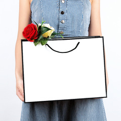 Handbags Kraft Paper Bags Shopping Bags Packaging Bags Garment Bags Wholesale Printed Logo Garment Bags Gift Bags