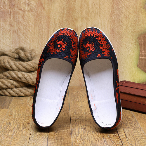 Old Beijing cloth shoes phoenix tattoo take mother handmade cotton cloth shoes leisure shoes with flat sole