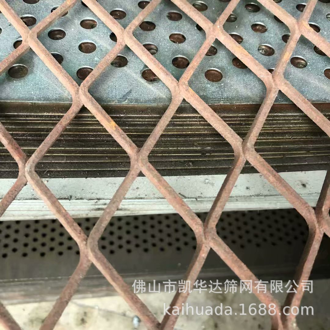 钢板网红色防盗网隔离网现货发售质量保证厂家直销