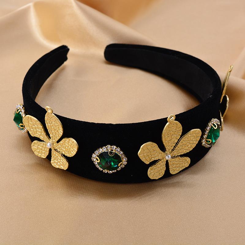 Baroque Leaves Gold Velvet Headband Emerald Crystal Thick Sponge Shape Catwalk Hairpin display picture 2