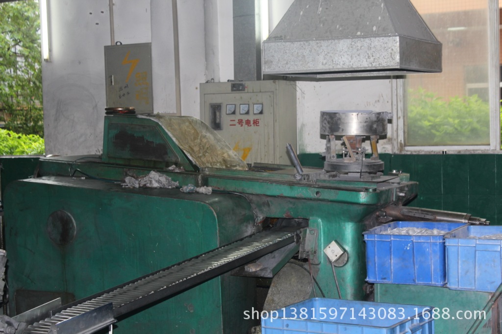 1049219838_2043258710