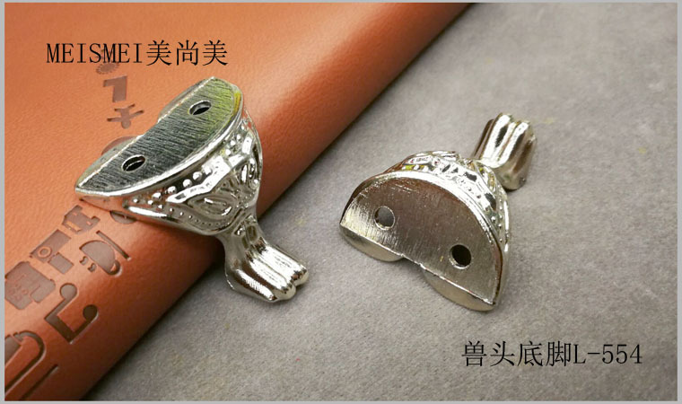 Animal head and feet L-554-2
