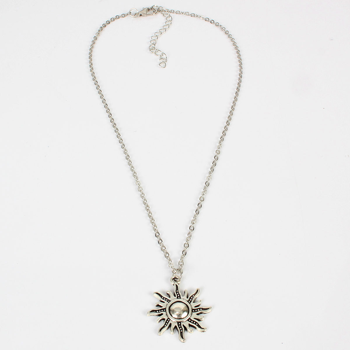 Simple Sun Flower Pendant Fashion Popular Necklace Women display picture 5