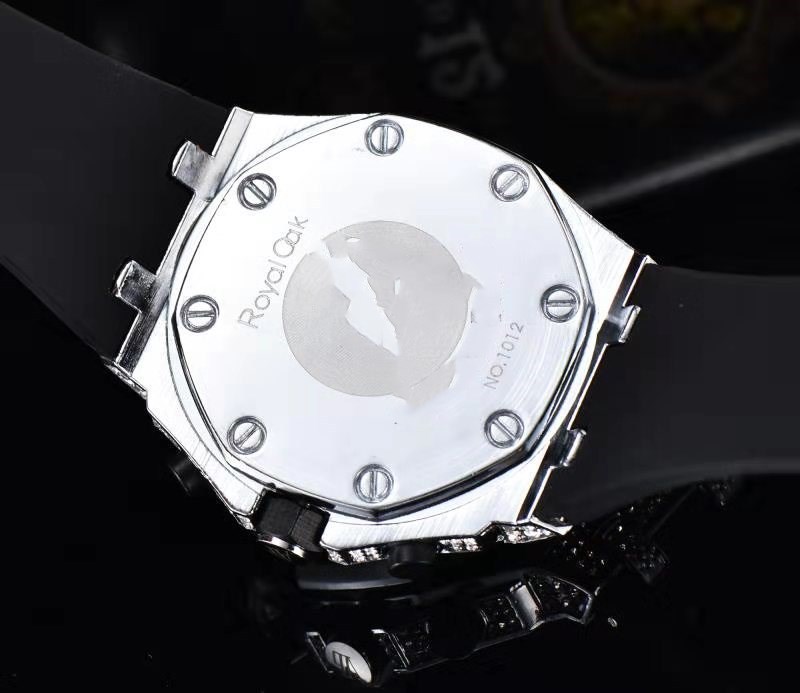 Fashionable Waterproof Men's Watch