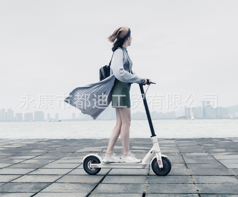 都迪工厂直销小米同款8.5寸电动滑板车成人两轮折叠共享代步车