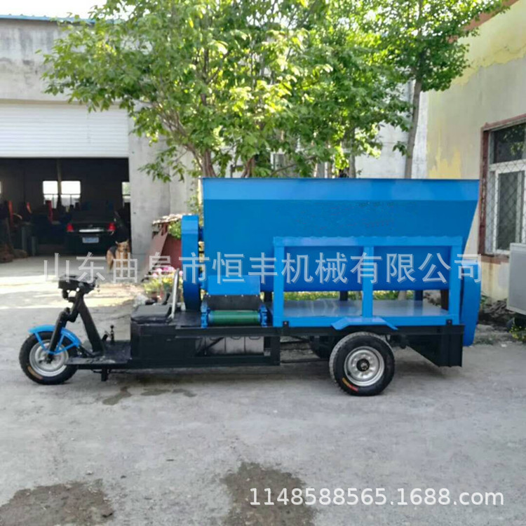 畜牧场家畜饲料撒料车厂家批发 移动式撒料车 自动上料机