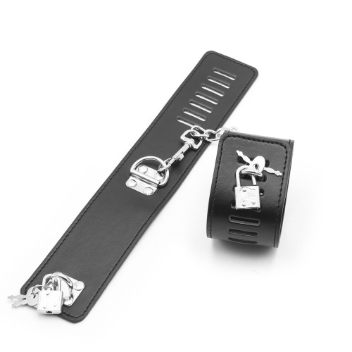 Factory store wholesale sex toys leather belt locks handcuffs and footcuffs binding hands and feet alternative toys flirting supplies