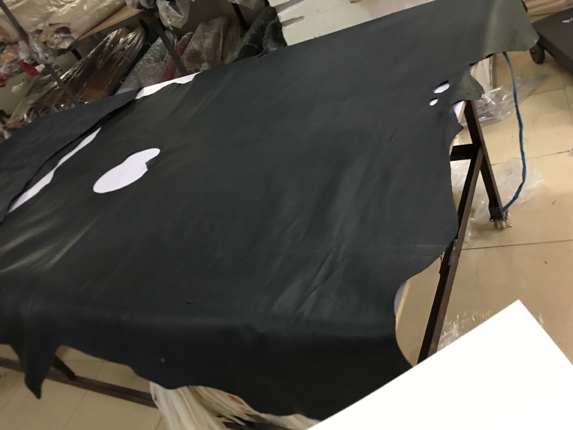 黑色孟加拉树膏皮 厚约1.3-1.5 特价出售8.8元一尺 不包邮不挑选