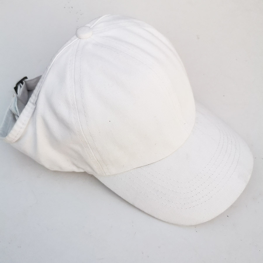 Women's Fashion Solid Color Curved Eaves Baseball Cap display picture 3