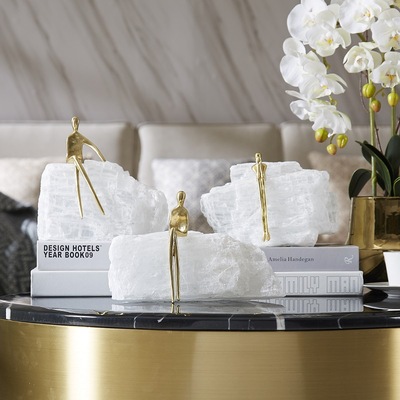 软装书房桌柜人物水晶石摆件办公室沙发背景酒柜家居用品装饰摆设