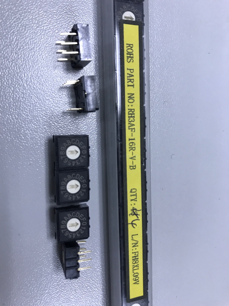 RH3AF-16R-V-B  圆达16档编码开关 0-F编码