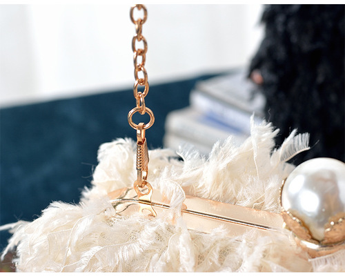 New Arrival Pearl & Feather Handbag with Chain Strap, One-Shoulder Banquet Bag, Evening Gown Bag, Qipao Clutch, Fashionable Women's Bag