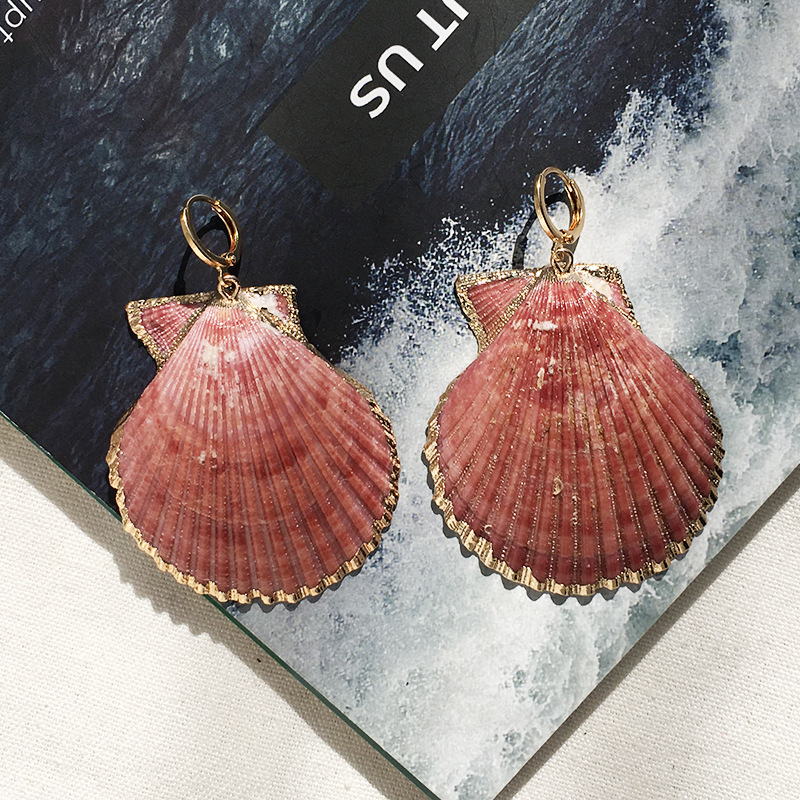 Fashion New Retro Exaggerated Conch Niche Gold-plated Shell Earrings Wholesale display picture 5