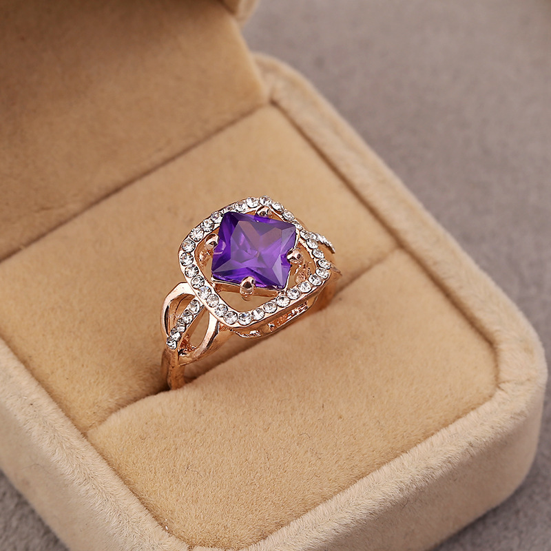 Amethyst Explosion Ring Fashion Ol Color Gold Belt Diamond Square Jewelry display picture 6