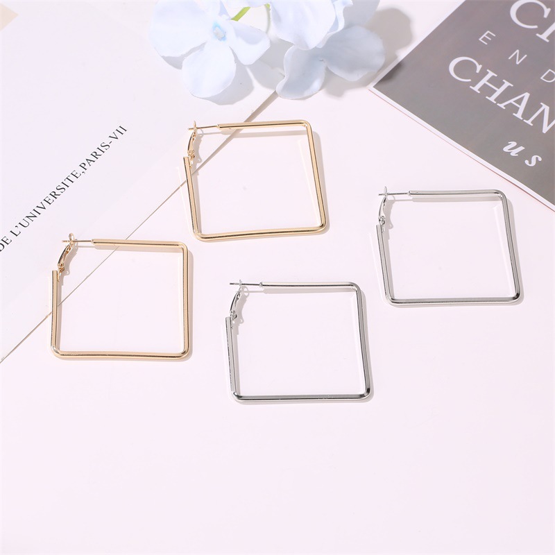 New Exaggerated Square Earrings Wild Geometric Diamond Earrings Wholesale Nihaojewelry display picture 3