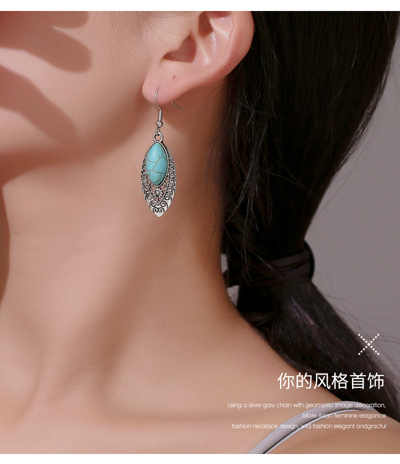 Exclusif Pour Croix-frontière Boucles D'oreilles Style Ethnique Sculpté Creux Boucles D'oreilles Vintage Turquoise Géométrique Boucles D'oreilles Populaire Accessoires En Gros display picture 2