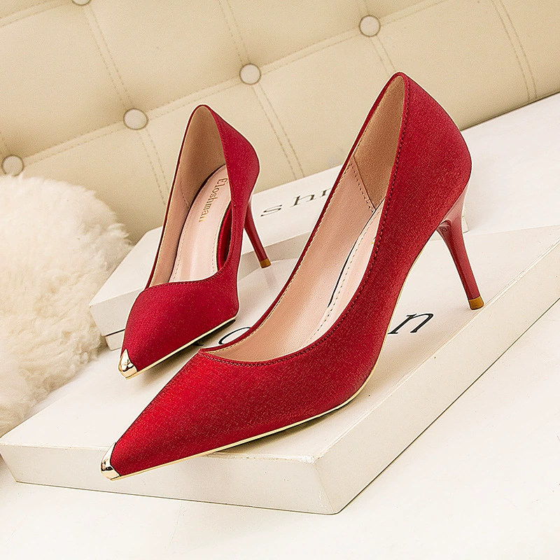 899-1 модная Банкетная Женская обувь в европейском и американском стиле на шпильке, атласная, с мелким ртом, с металлическим острым носком, сексуальная Однослойная обувь для похудения