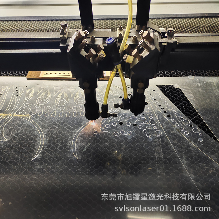 东莞专业注塑水口激光切割机 高效率布料切割机木板雕刻切割一体