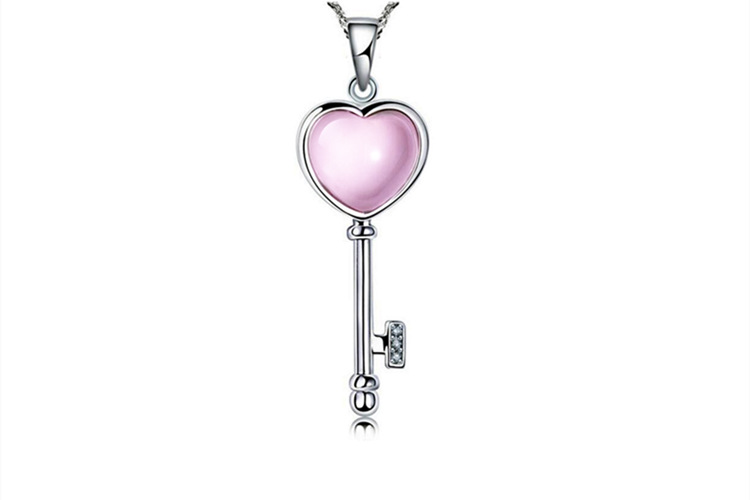 Heart-Shaped Pendant Necklace
