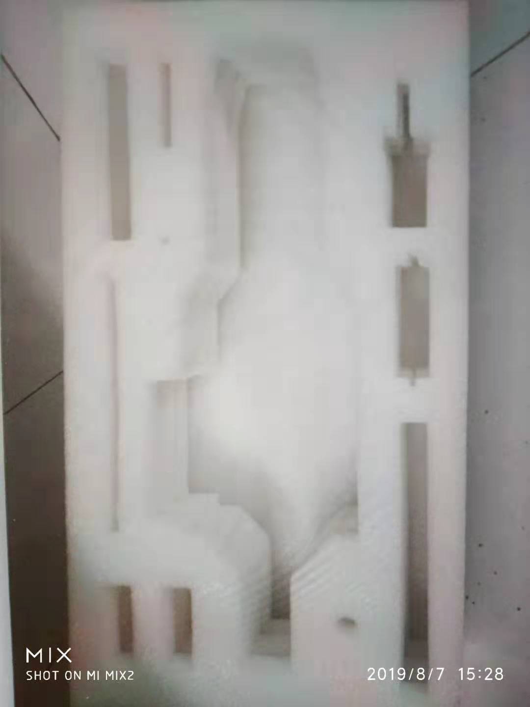 厂家直销白色珍珠棉瓶子防震包装泡沫/成型异形白色EPE成型包装