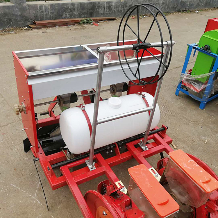 膜上谷子播种机四轮车带高粱精播机大豆毛豆铺膜点播机黄豆种植机