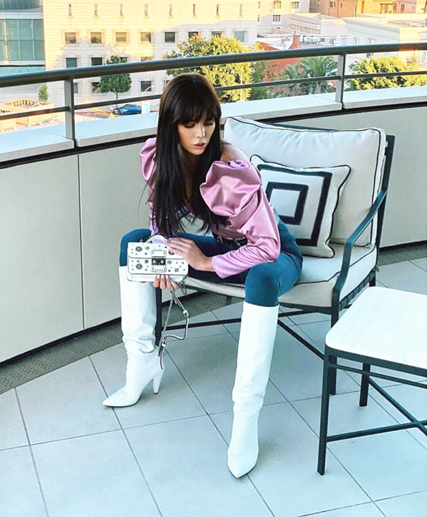 77029982_764185880760672_27382