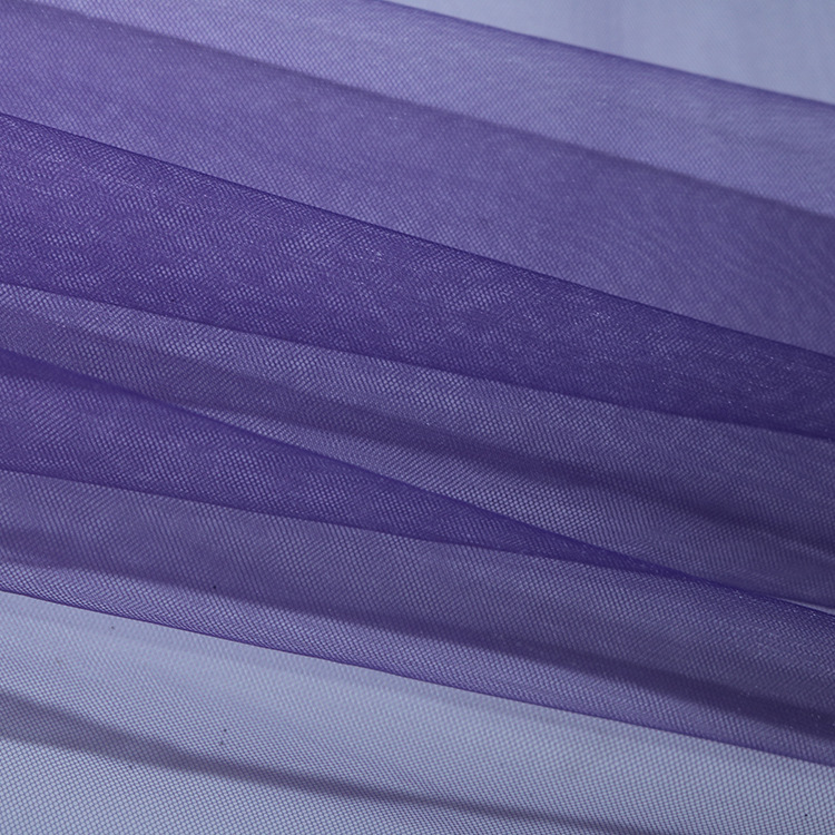 Fabricante de suministro de color púrpura gradiente impresión tela de malla de diamante vestido tela