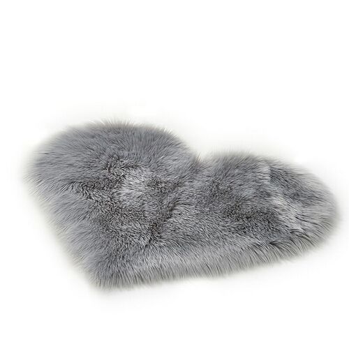 Imitation wool carpet floor mat bay window mat living room carpet bedroom carpet heart shaped carpet heart shaped floor mat sofa cushion