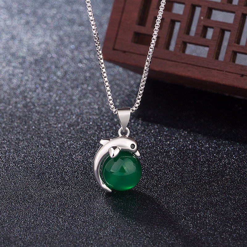 Retro ethnic green chalcedony dolphin pendant female diamond zircon green agate dolphin pendant necklace simple jewelry