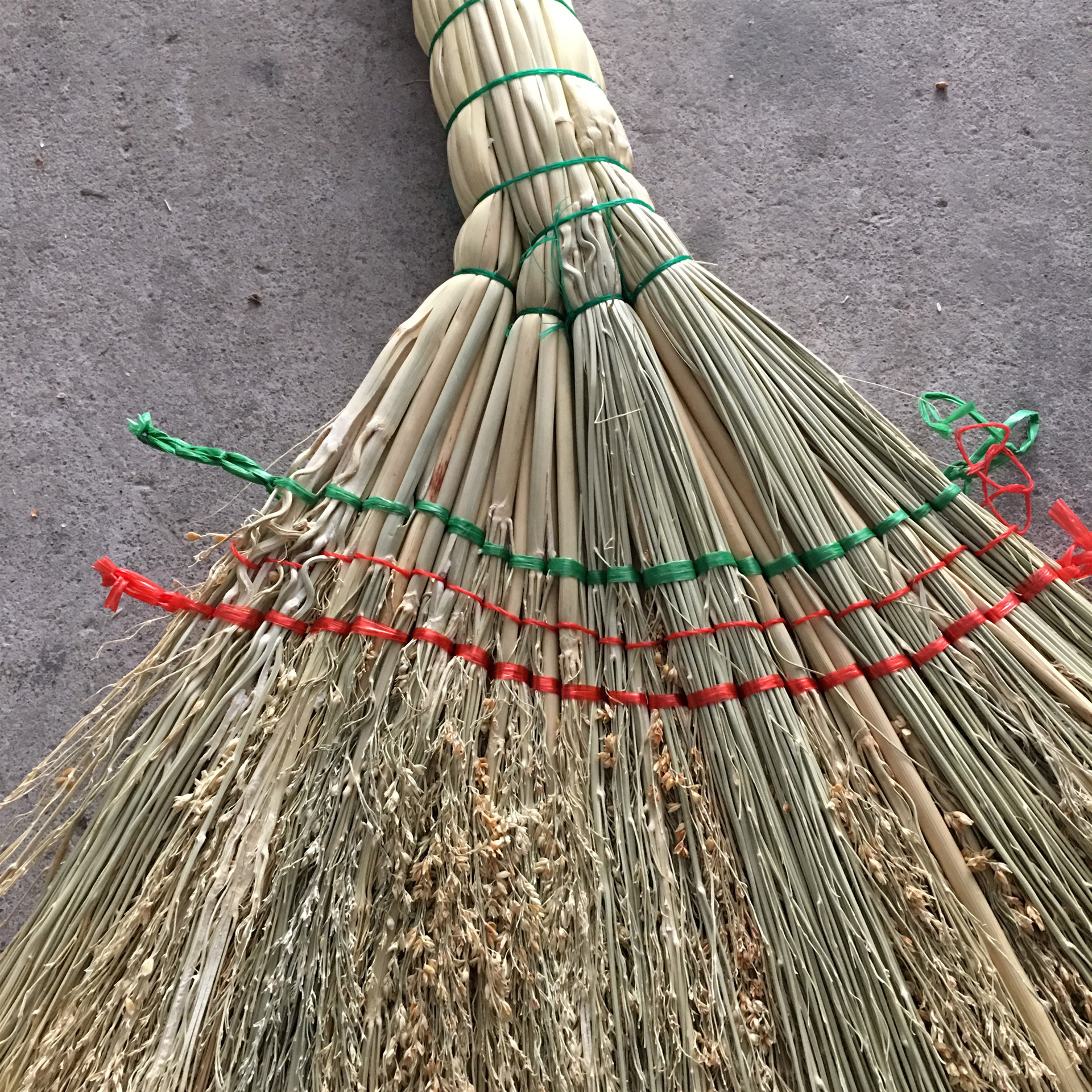 学校工地笤帚高粱漂白扫帚大号硬苗扫把半脱壳物业笤帚吸尘批发-阿里巴巴