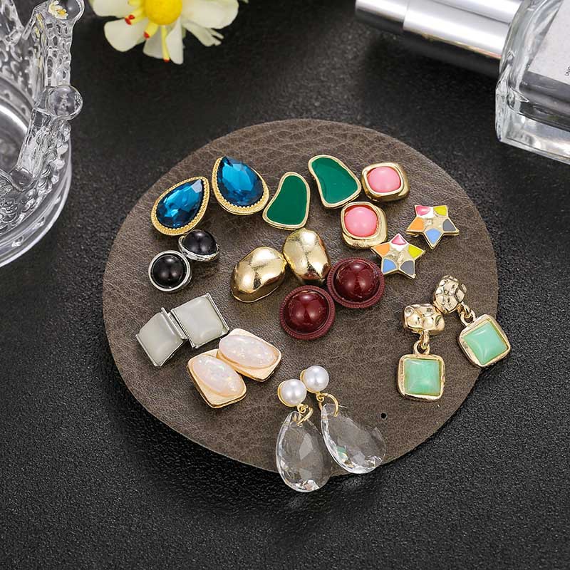 New Cat Eye Resin Earrings Set Crystal Earrings Colorful Small Star Earrings Nihaojewelry Wholesale display picture 4