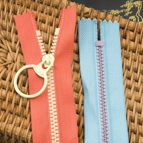 Manufacturer wholesale plastic teeth clothing No. 3 zipper luggage pillow color zipper resin closed tail zipper