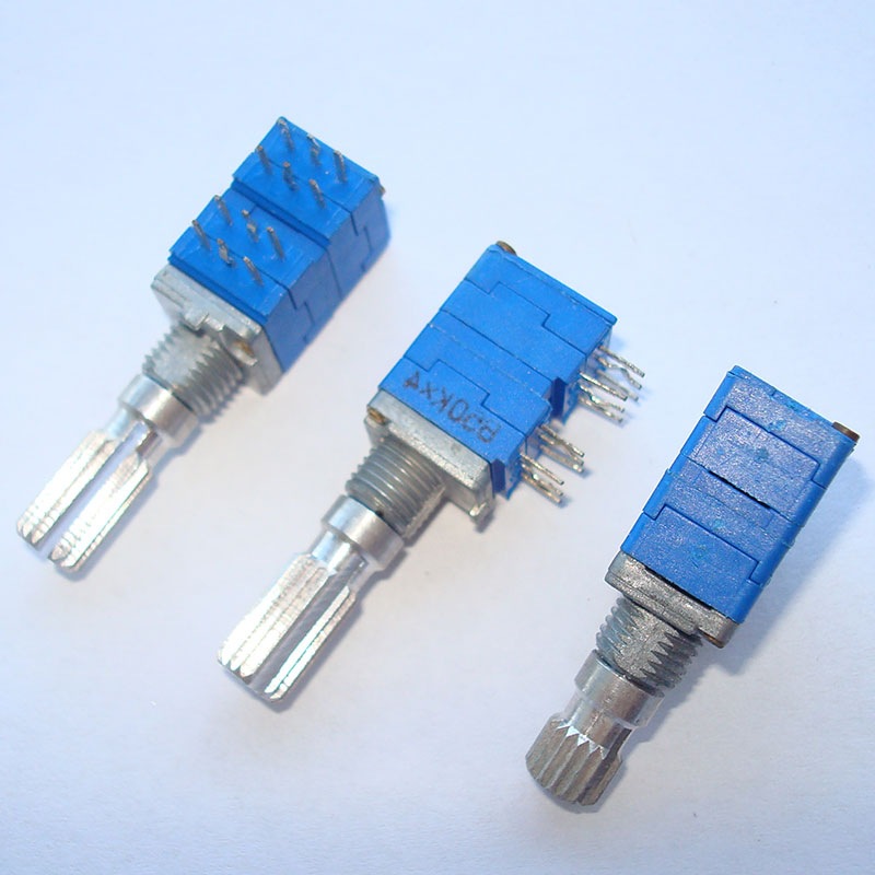 09型四联精密电位器 B50K×4 轴长20MM 4声道公分电位器轴长15MM