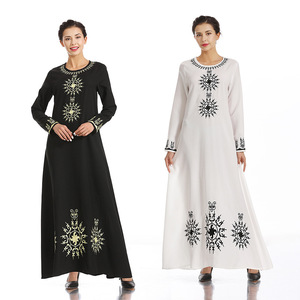 The manufacturer directly provides real photos of European and American embroidered big pendulum slim national style Mu