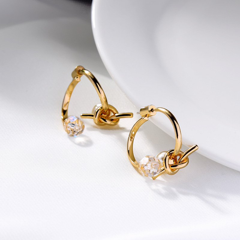 New Creative Knotted Earrings Fashion Personality Temperament Pearl Earrings display picture 8