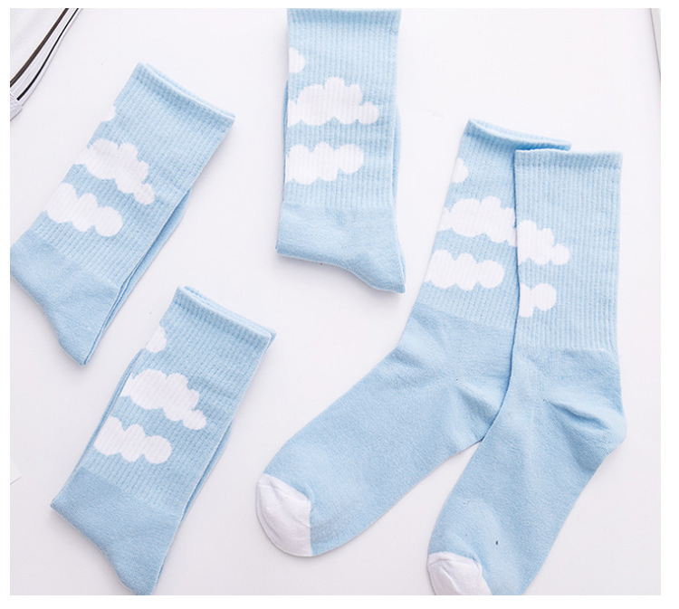 Korean Cartoon Blue Sky Clouds Ladies Mid-tube Socks Pure Cotton Sweat-absorbent Women's Socks display picture 3